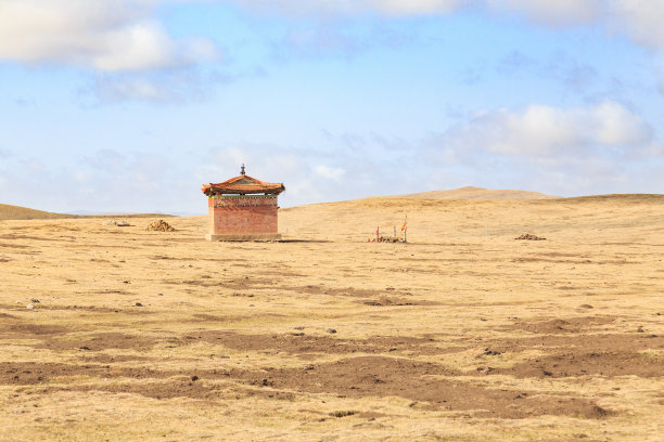 草原寺庙图片下载