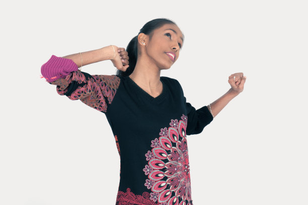 美丽的女人用不同的方式做不同的表情图片下载