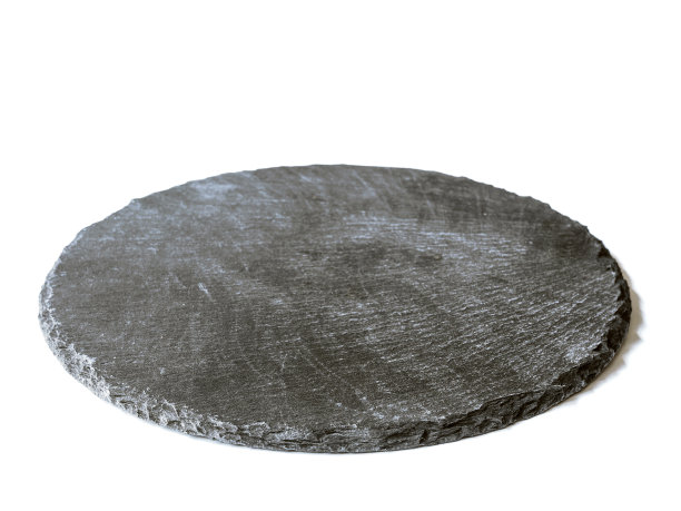 天然黑色板岩碟，孤立在白色背景上图片下载
