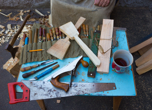 木雕艺人的工具图片下载
