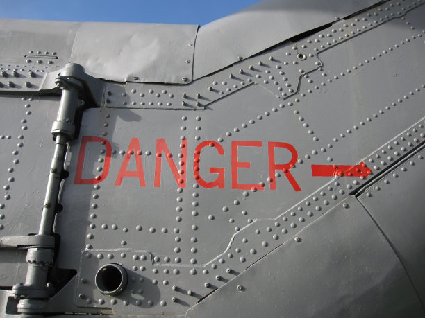 危险，直升机尾桨图片下载