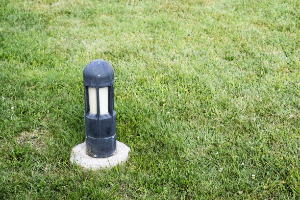 现代草坪灯图片下载