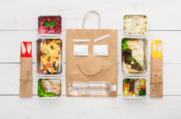 健康食品在盒子带走，俯视图在木材图片下载