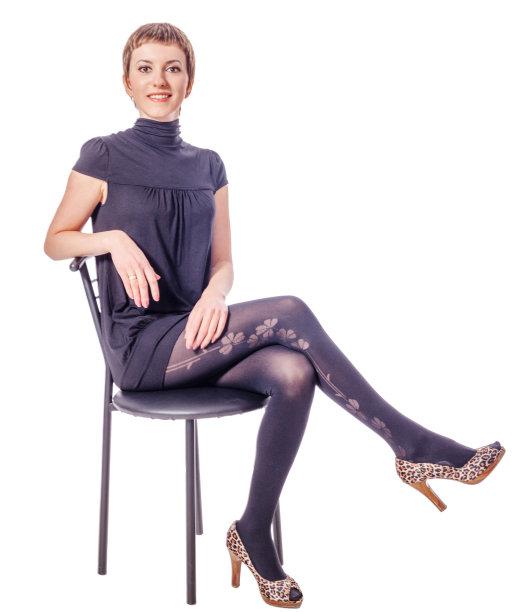 坐在椅子上的女人图片下载