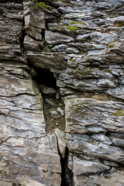 有裂缝的石墙图片下载