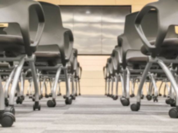 动态模糊的空会议室在蚂蚁的观点图片下载