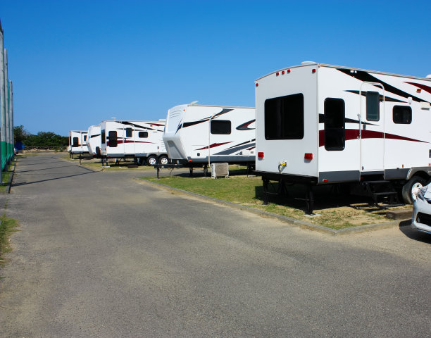 商队露营度假图片下载