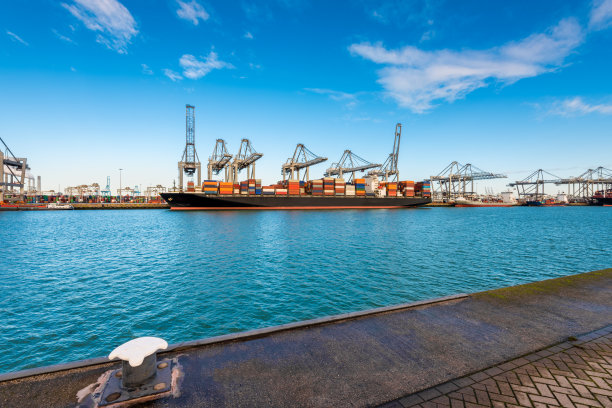 鹿特丹港集装箱码头图片下载