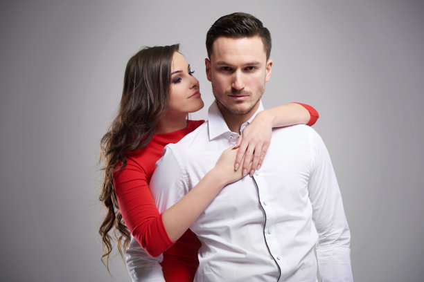 英俊的男人和迷人的女人图片下载