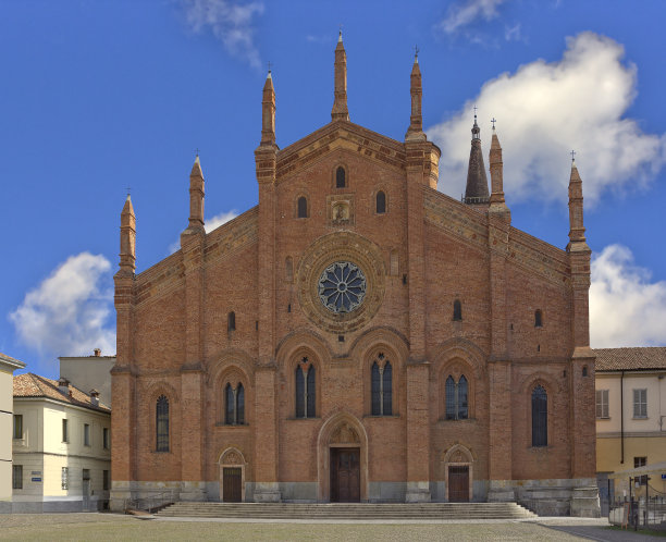 意大利帕维亚的圣玛丽亚德尔卡迈恩教堂图片下载