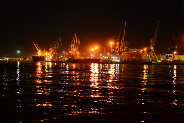 巴统的美丽夜晚。图片下载