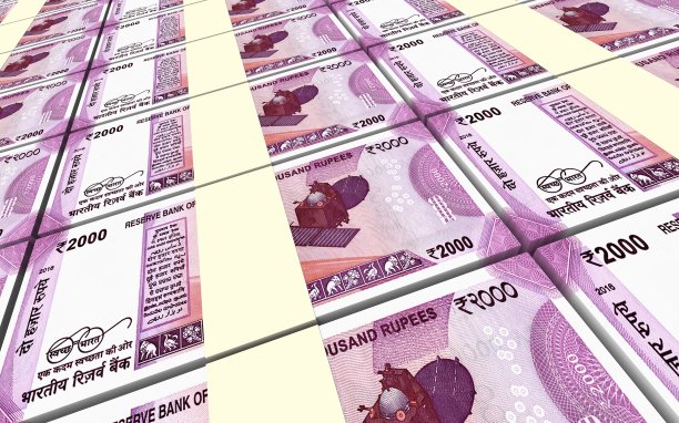 印度卢比钞票堆积如山。图片下载