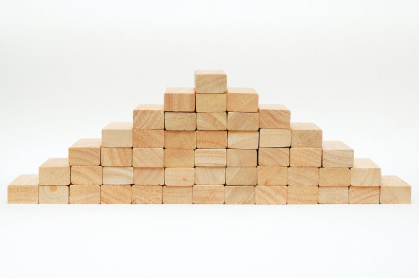 木块金字塔图片下载