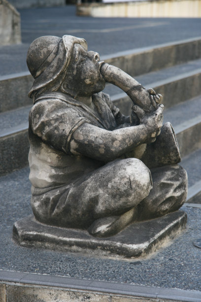 巴厘岛的岩石雕像图片下载