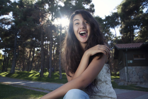 十几岁的女孩图片下载