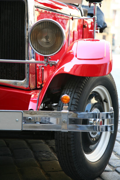 红色的汽车图片下载