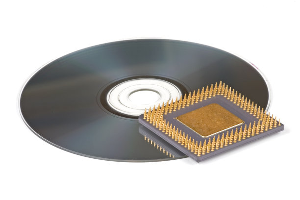 白色背景下的硬盘和特写镜头图片下载