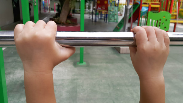 孩子的手操场图片下载