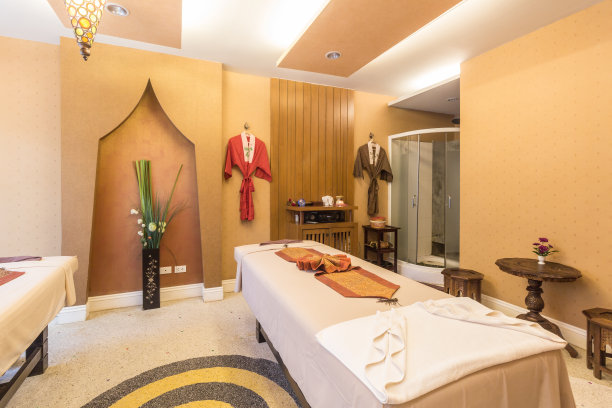 水疗沙龙的按摩室图片下载