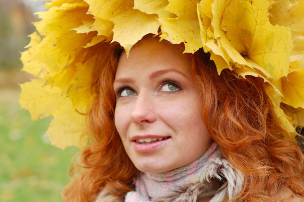 秋天的女孩图片下载