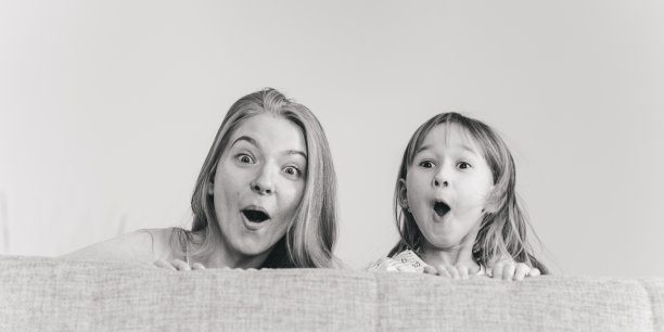 母亲和女儿图片下载