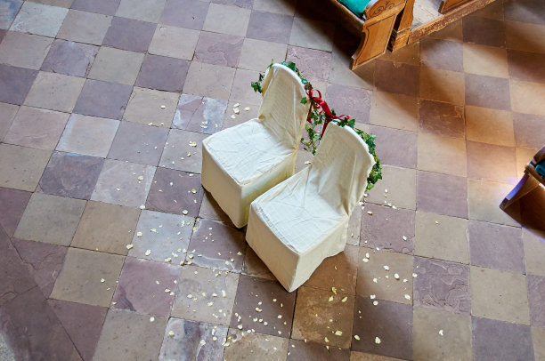 等待新娘和新郎的椅子图片下载