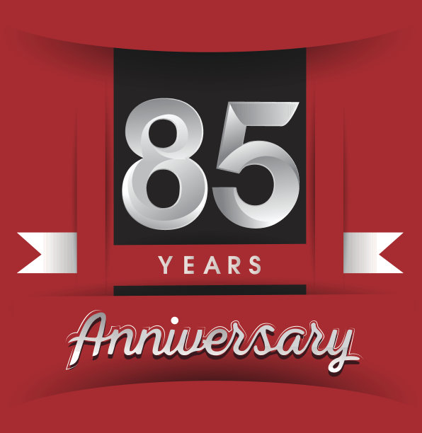 85周年纪念标志与白色丝带孤立在红色背景图片下载