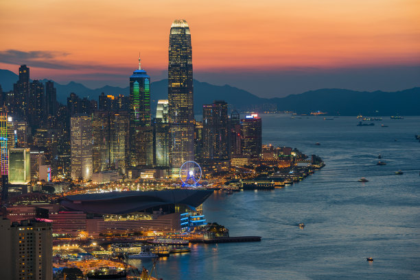 Braemar山的日落景色。图片下载