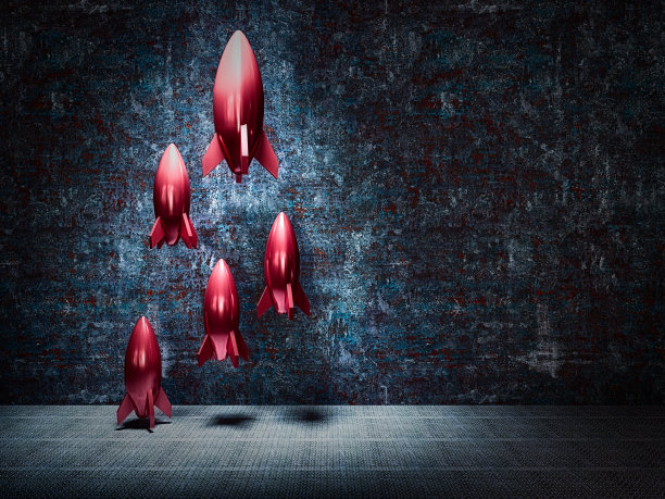 在古老的墙壁上增加火箭素材图片