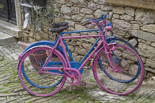 五颜六色的自行车图片下载