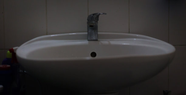 浴室内部带水槽图片下载