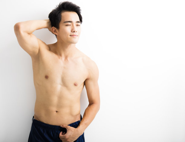 近距离的肖像英俊的年轻人图片下载