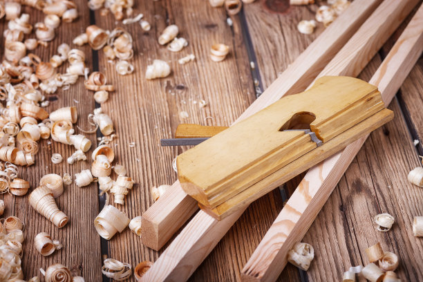 木制飞机和建筑材料图片下载