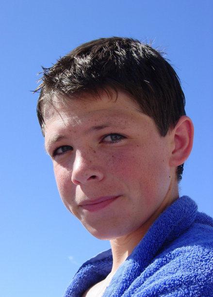 在海滩上晒干图片下载