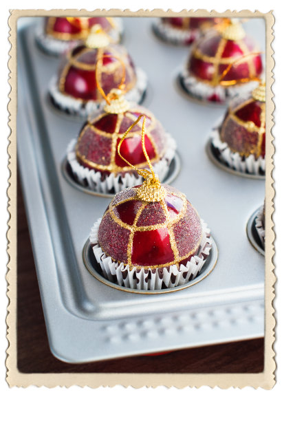 圣诞球玩具烤盘准备图片下载