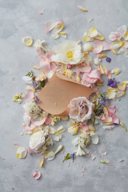 鲜花和信封图片下载