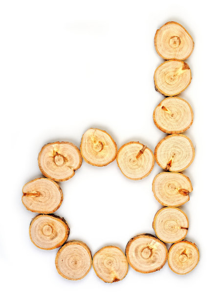 白色背景上木片制成的字母图片下载