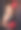 小女孩在体育馆做拳击训练。女拳击手粉碎沙袋。图片下载