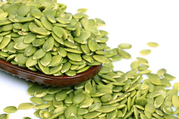 坚果:Pepita孤立的白色背景素材图片