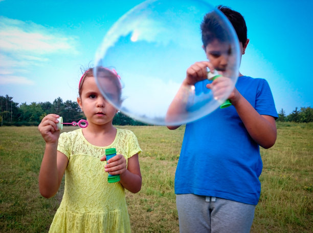 肥皂泡儿童图片下载