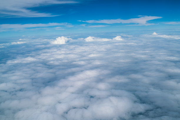 从飞机上看天空和云图片下载