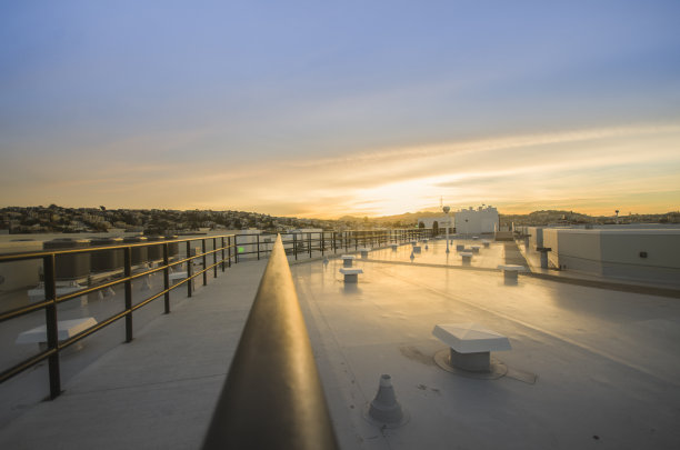 现代公寓屋顶图片下载