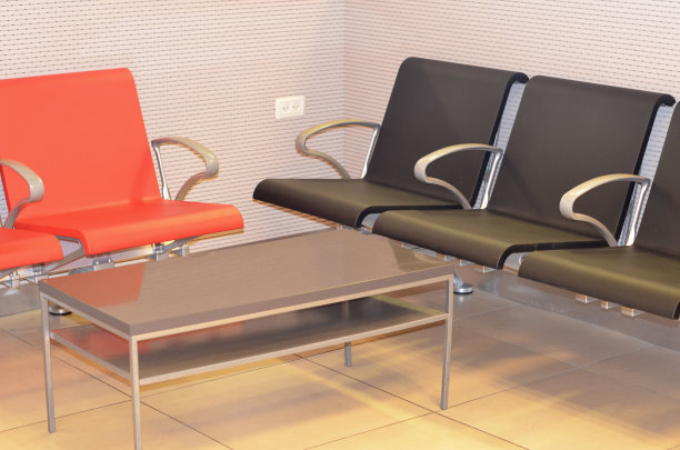 在医院候诊室的大厅里图片下载