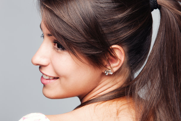 友好的微笑的女人图片下载