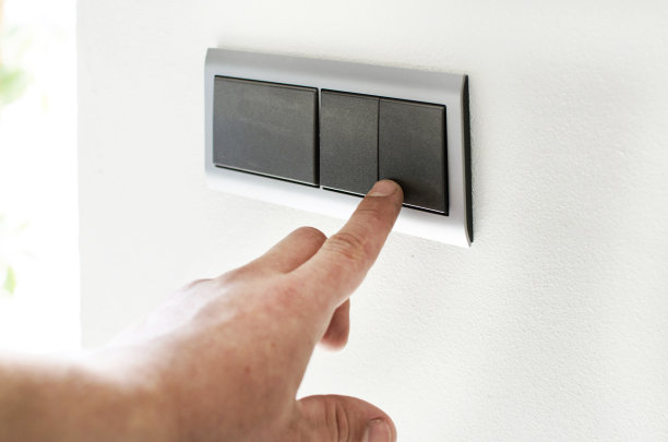 打开灯的过程图片下载