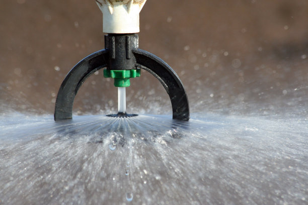 一个灌溉系统的特写图片下载