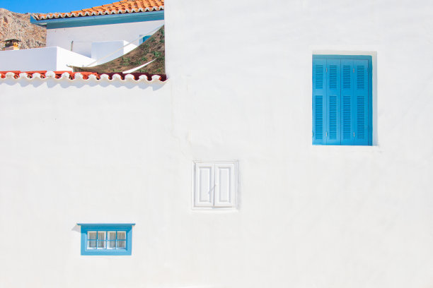 希腊九头蛇岛的传统窗框图片下载