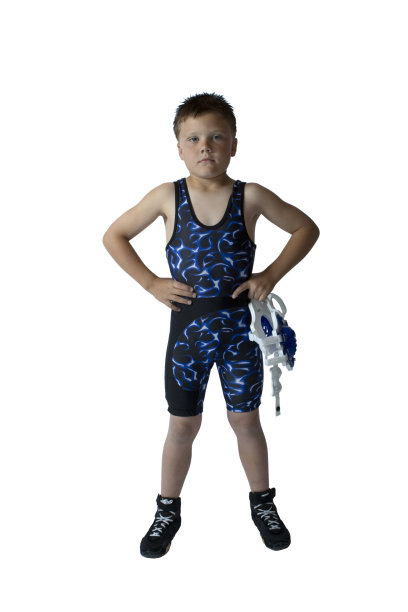 活跃的青年摔跤手图片下载