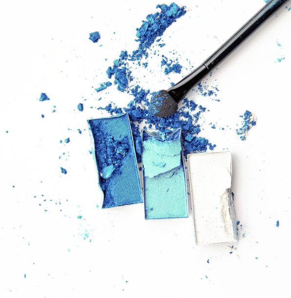 眼影在盒子孤立的白色图片下载