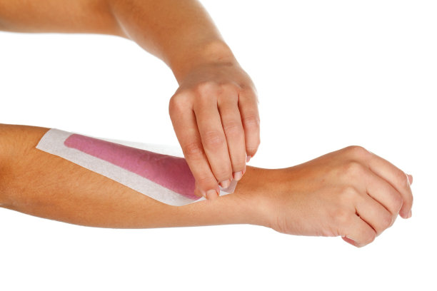 打蜡的女人图片下载